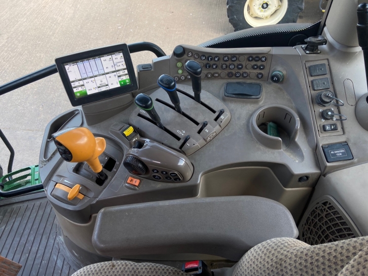 John Deere 6155R