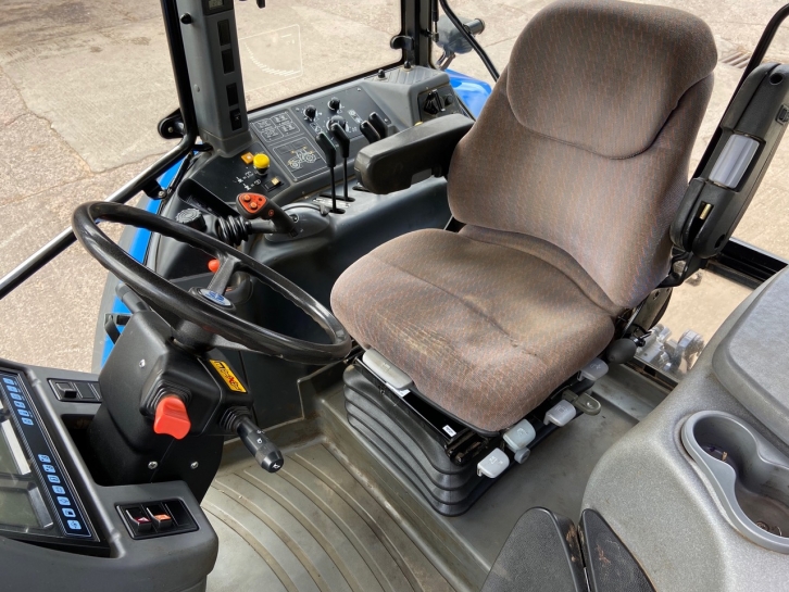 New Holland TM135