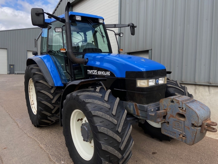 New Holland TM135
