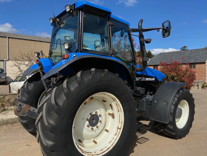 New Holland TM135