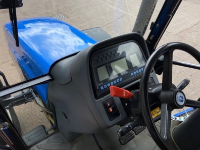 New Holland TM135