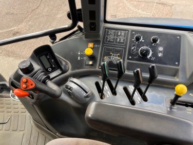 New Holland TM135