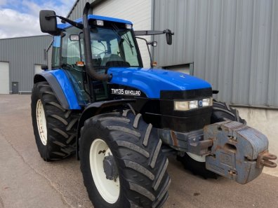 New Holland TM135