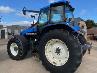 New Holland TM135