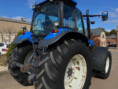 New Holland TM135