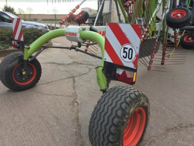 Claas Liner 3100 rake