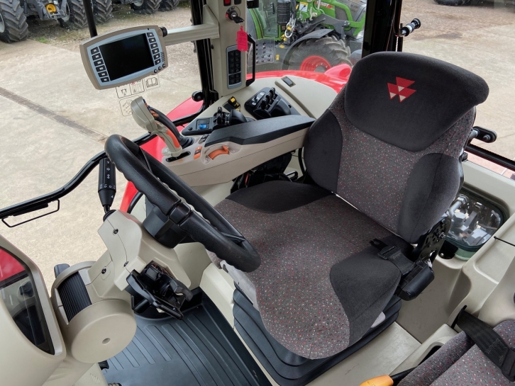 Massey Ferguson 7724 Dyna-VT Exclusive