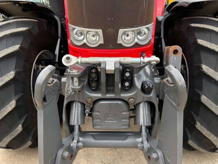 Massey Ferguson 7724 Dyna-VT Exclusive