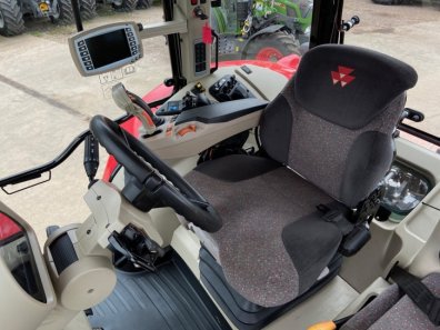 Massey Ferguson 7724 Dyna-VT Exclusive