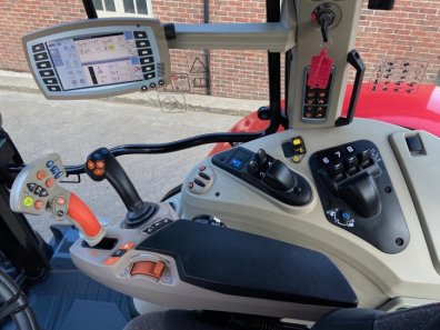 Massey Ferguson 7724 Dyna-VT Exclusive