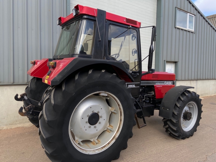 Case 956XL