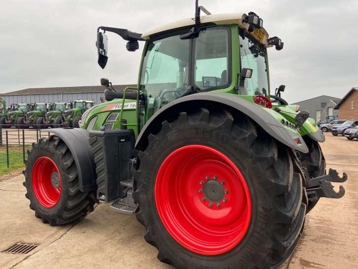 Fendt 724 Profi-Plus