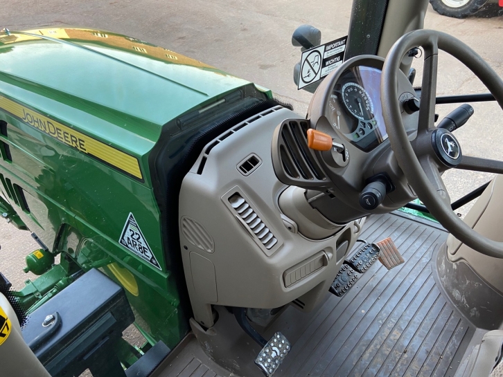 John Deere 6155R