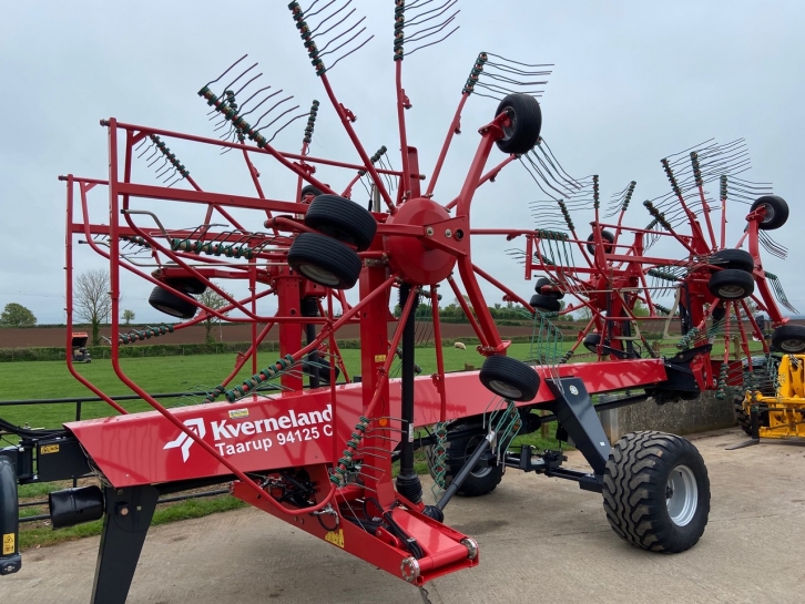 Kverneland Taarup 94125C 4 rotor rake