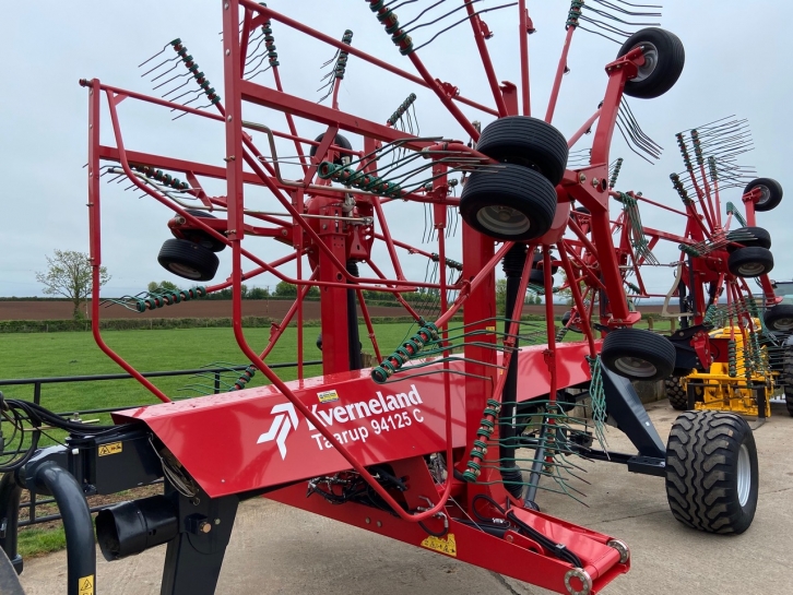 Kverneland Taarup 94125C 4 rotor rake