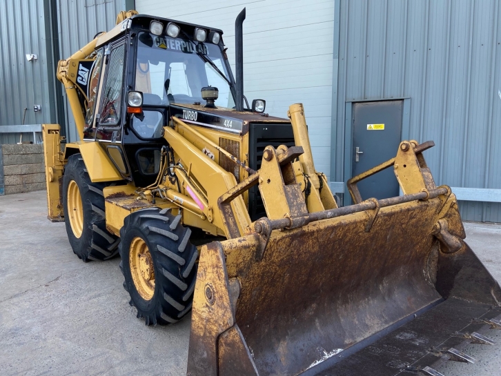 CAT 438B wheel digger