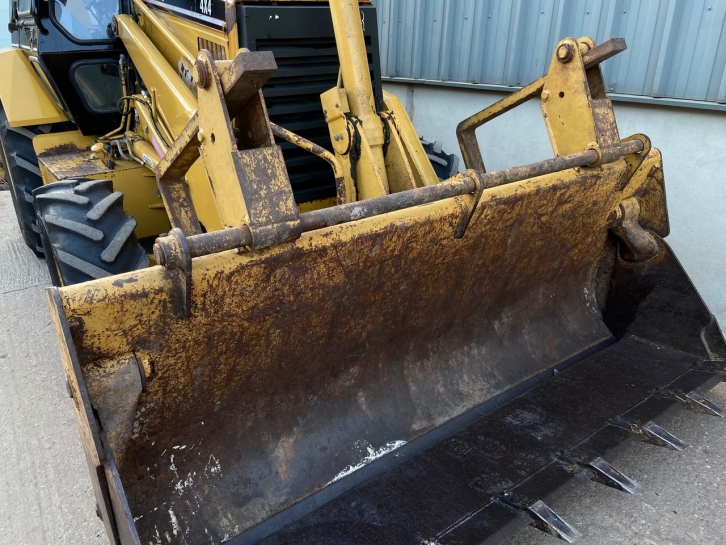 CAT 438B wheel digger