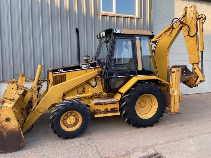 CAT 438B wheel digger