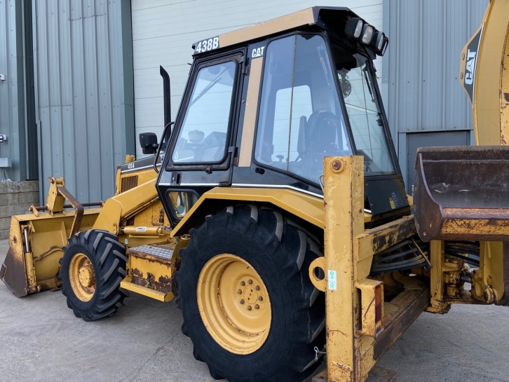 CAT 438B wheel digger