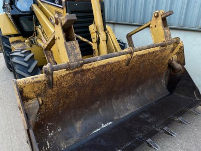 CAT 438B wheel digger