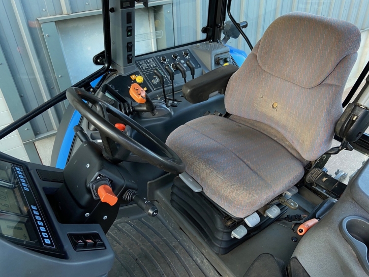 New Holland TM155