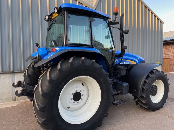 New Holland TM155