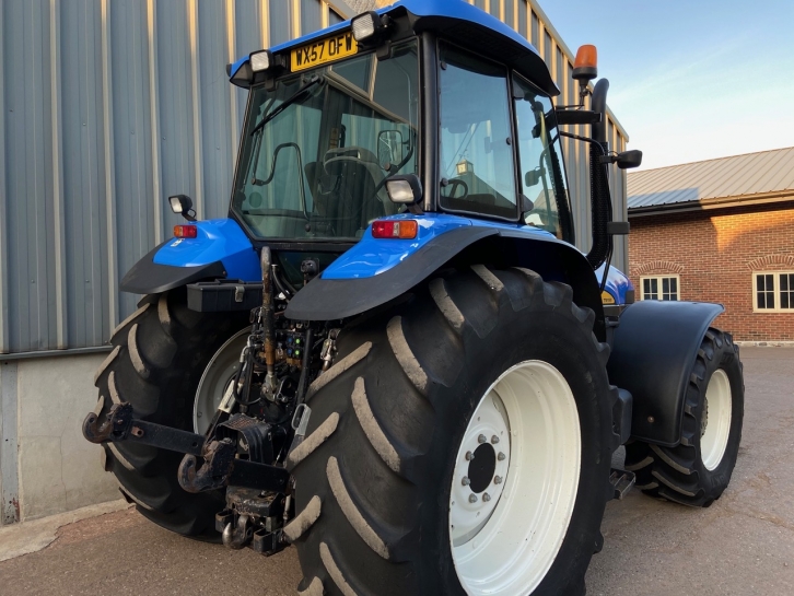 New Holland TM155