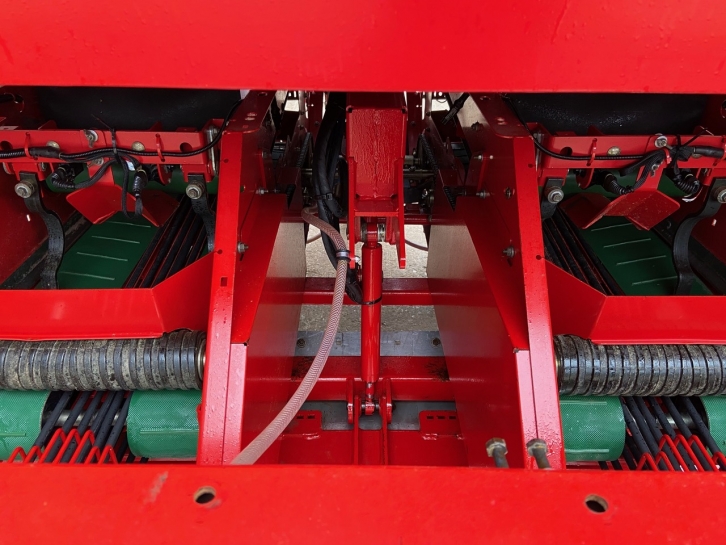 Grimme GB215 Potato belt planter