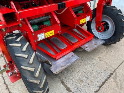 Grimme GB215 Potato belt planter