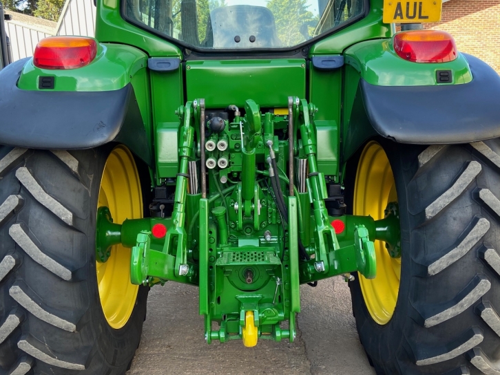 John Deere 6420