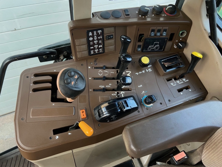 John Deere 6420