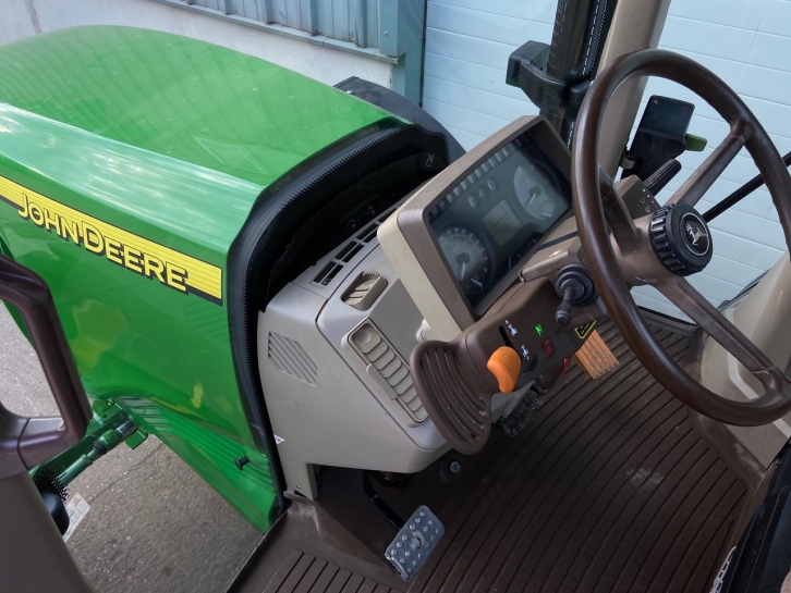 John Deere 6420
