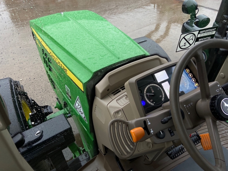 John Deere 6130M