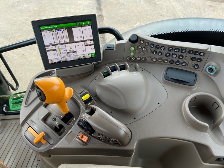 John Deere 6175R