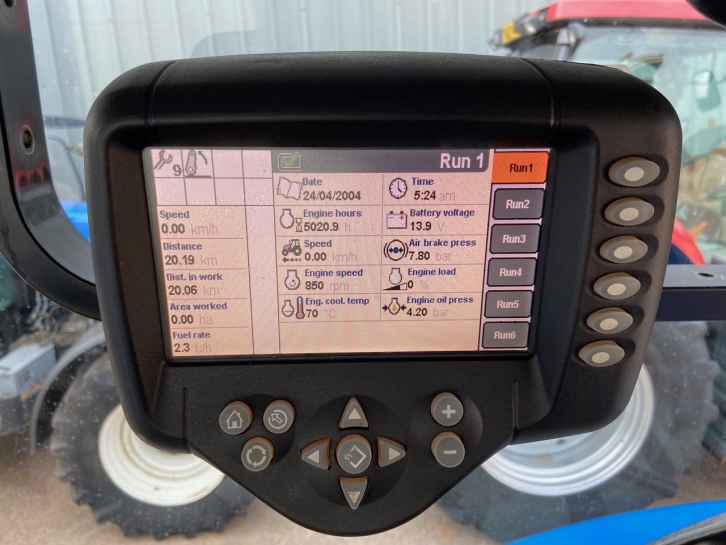 New Holland T7050