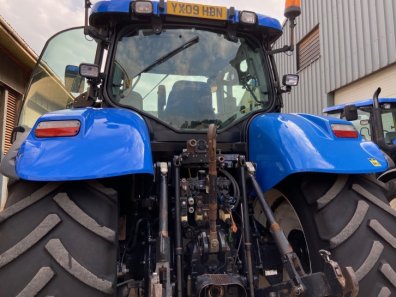 New Holland T7050