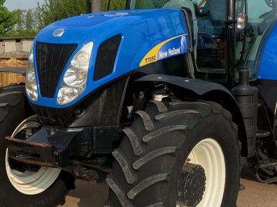 New Holland T7050