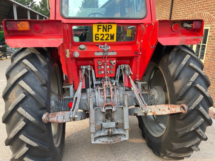 Massey Ferguson 575