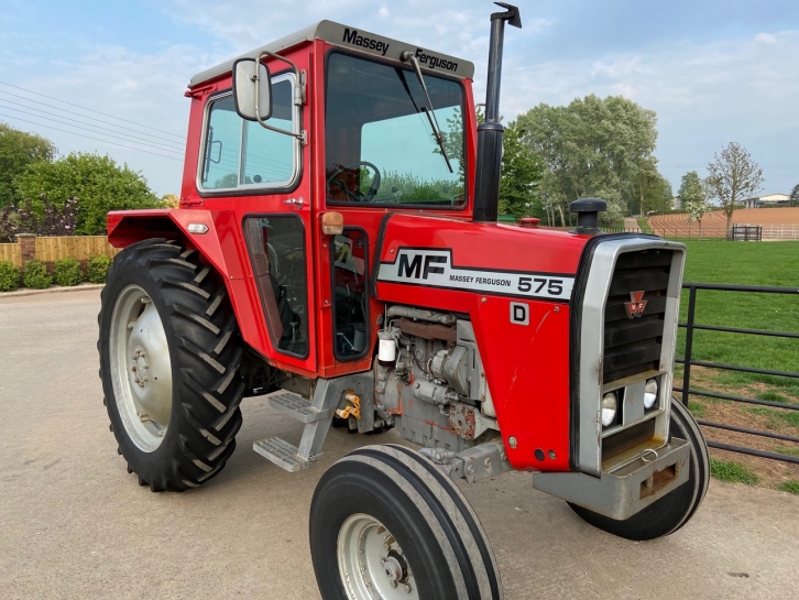 Massey Ferguson 575