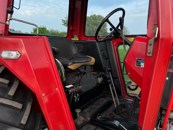 Massey Ferguson 575