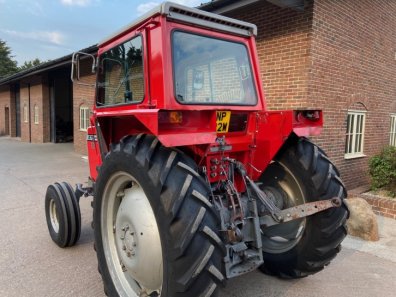 Massey Ferguson 575