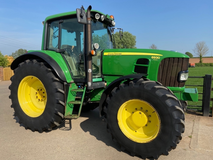 John Deere 6930