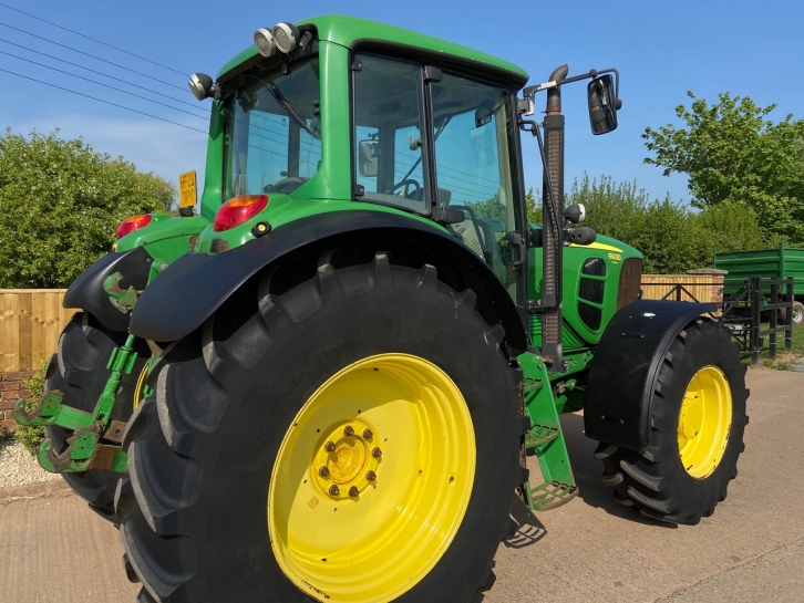 John Deere 6930