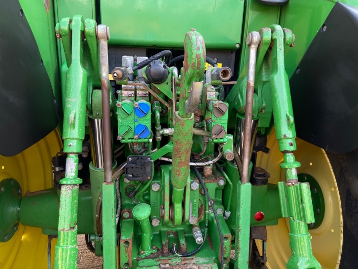 John Deere 6930