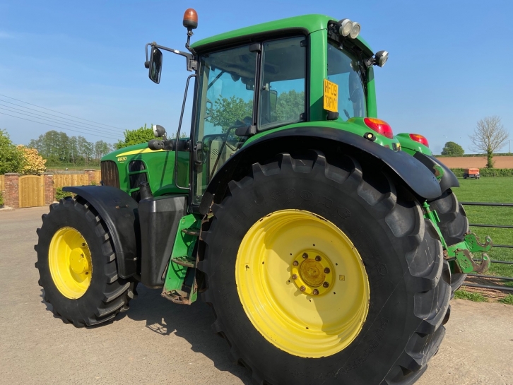 John Deere 6930