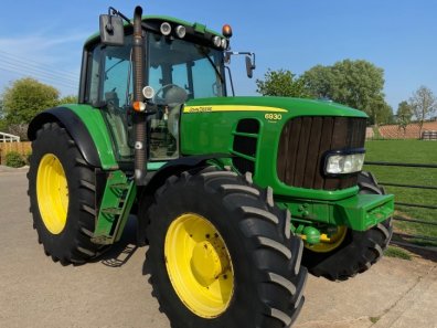 John Deere 6930