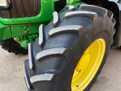 John Deere 6930