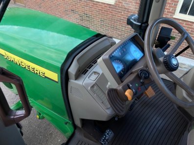 John Deere 6820