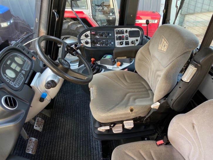 JCB 3230 Plus
