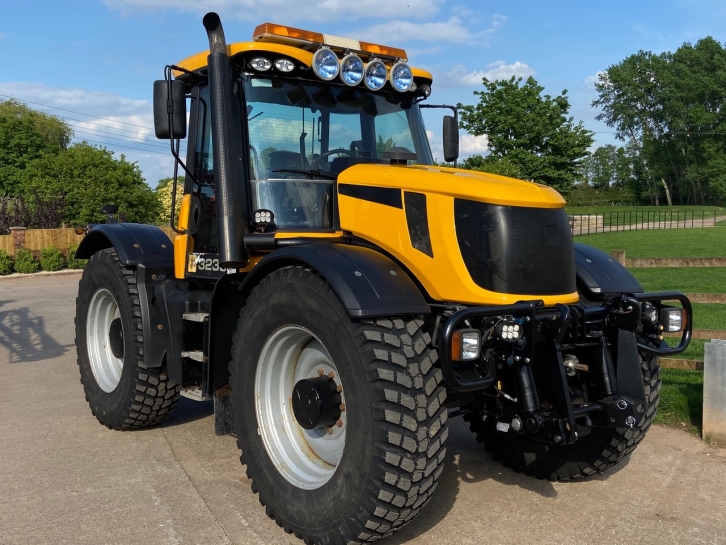 JCB 3230 Plus